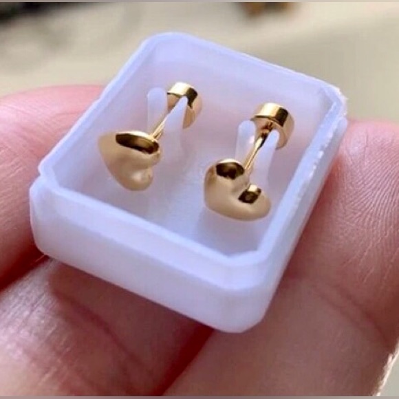Trendy boutique Jewelry - 18g Surgical Stainless Steel /Yellow Gold Plated- Solid Heart Studs NWT